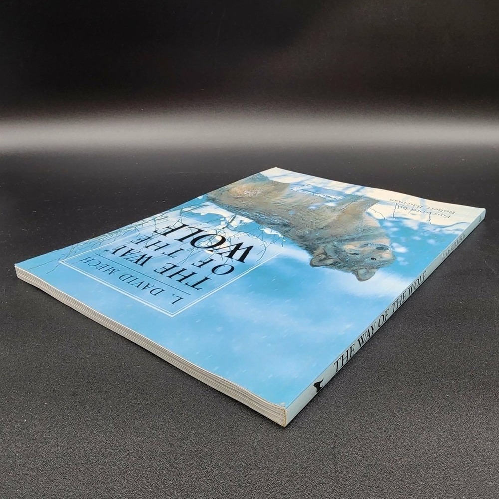The Way of the Wolf Softcover Book New Old Stock L David Mech Wildlife Nature - Picture 3 of 5